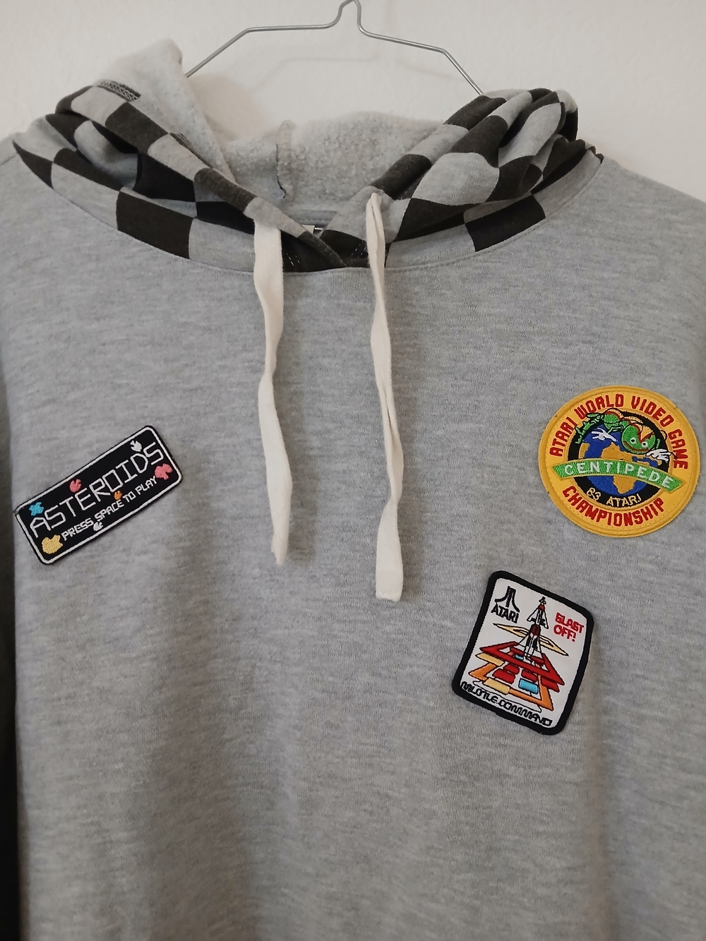 Junk Food Clothing White Gray Hoodie with Patriotic Peace Hand Tag